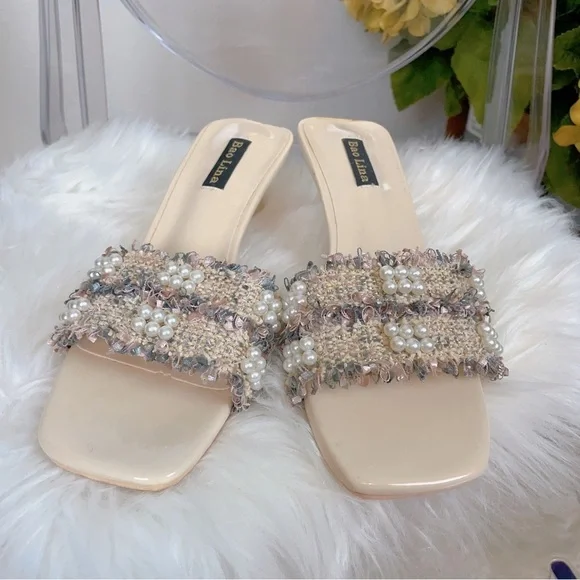 Tweed with Pearl Vintage Triangle Heel Sandal - Picture 1 of 7